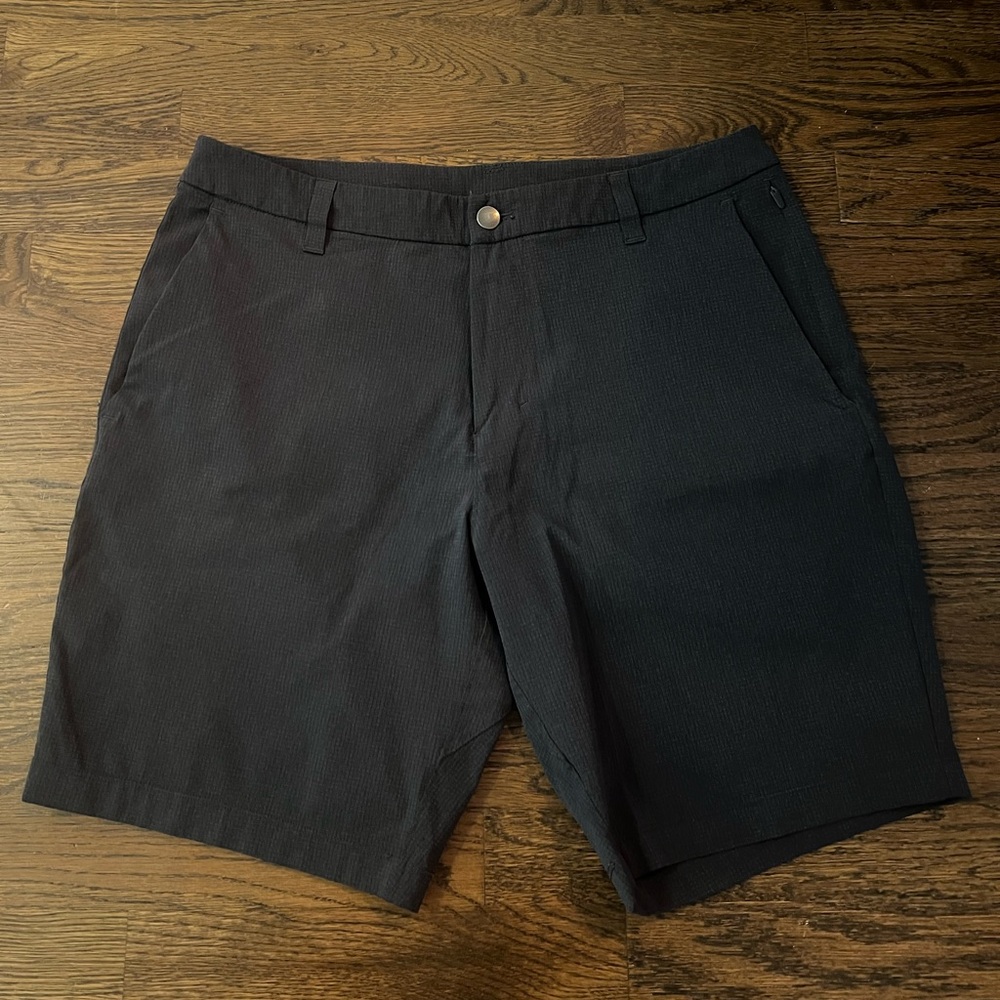 Lululemon - Men's Dark Gray Shorts